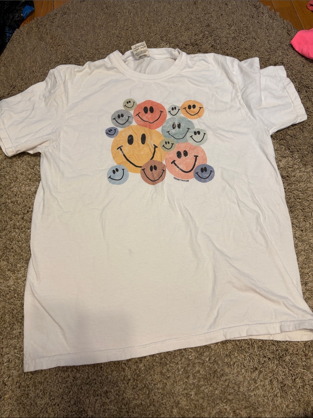 White Short-Sleeve Tee with Multicolor Smiley Faces